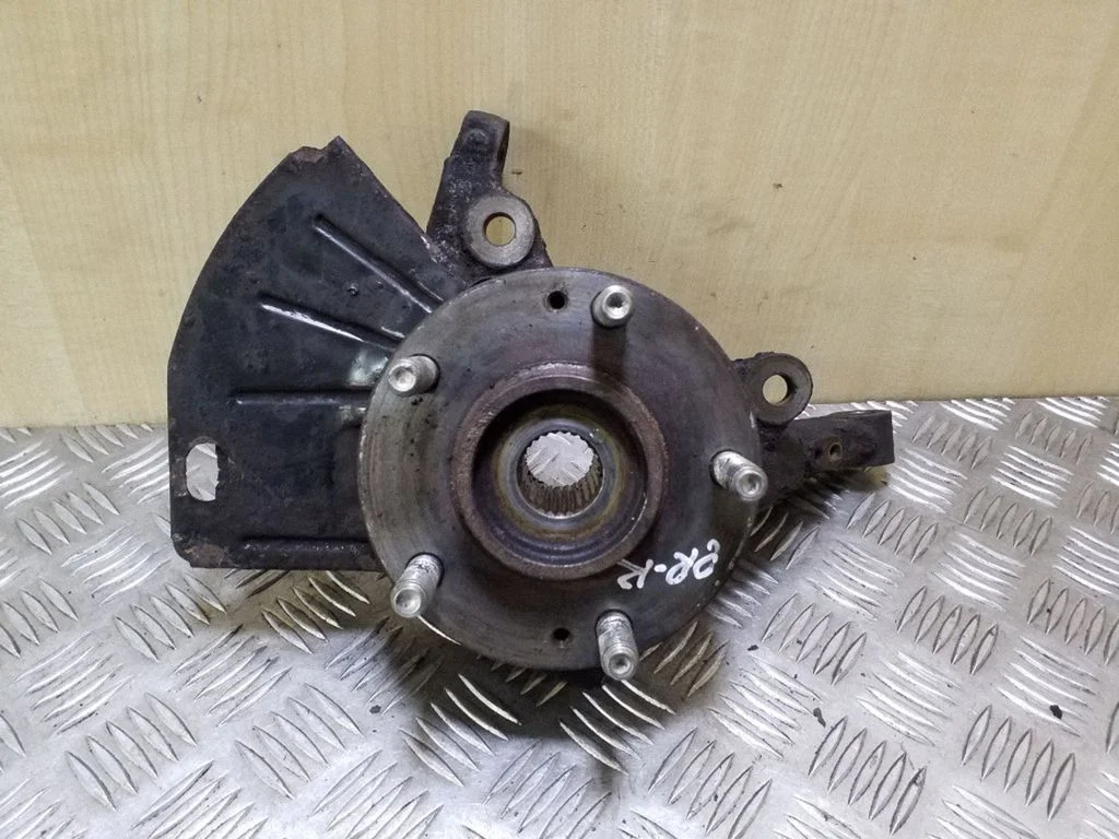 Front wheel hub – right