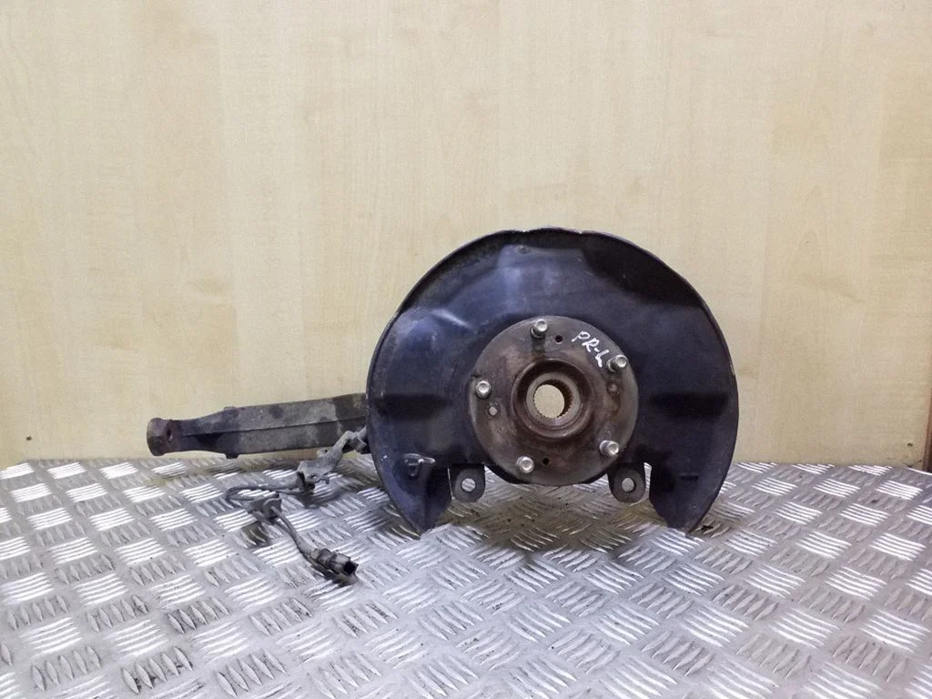 Front wheel hub – left