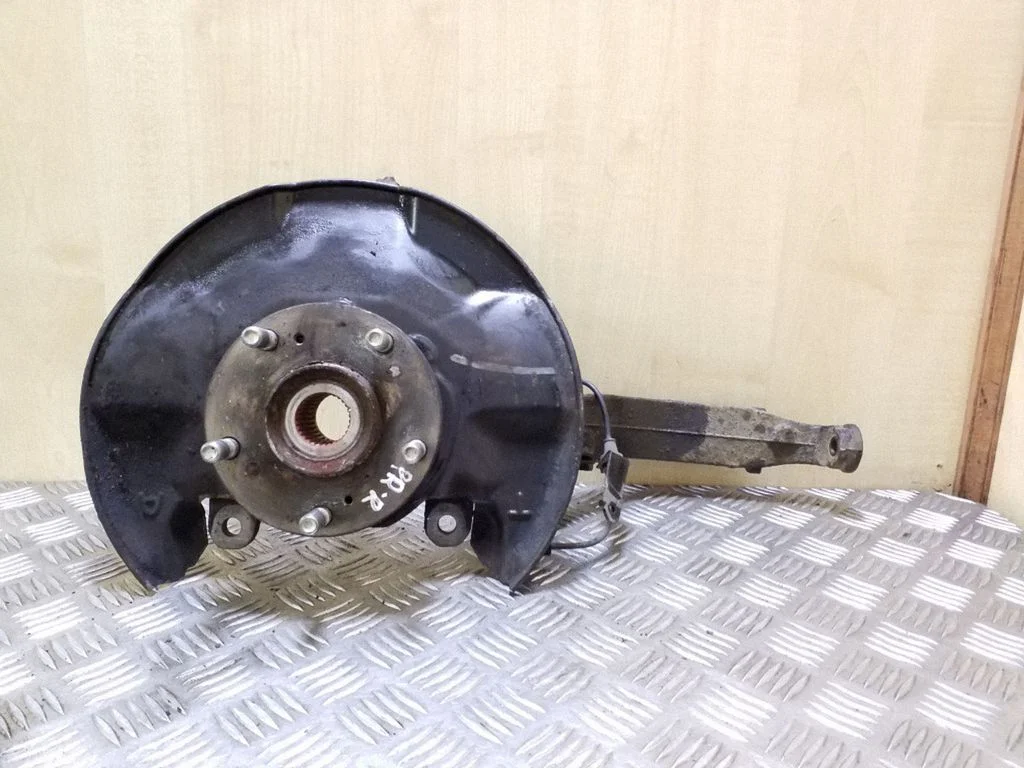 Front wheel hub – right