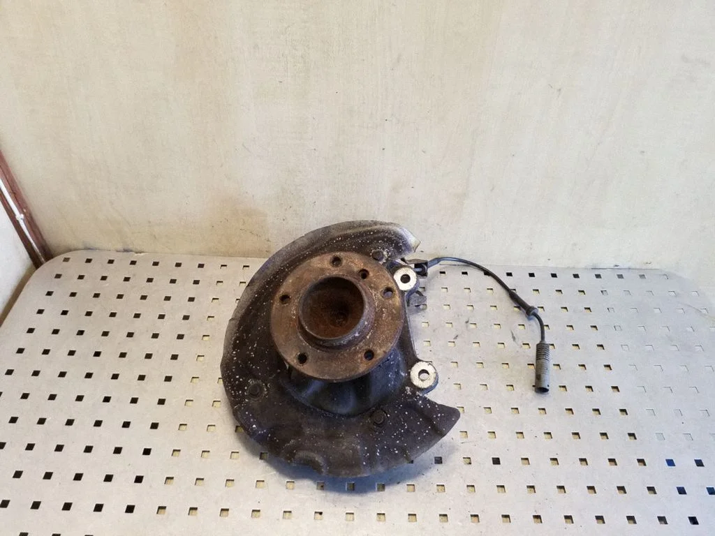 Front wheel hub 3121676444303