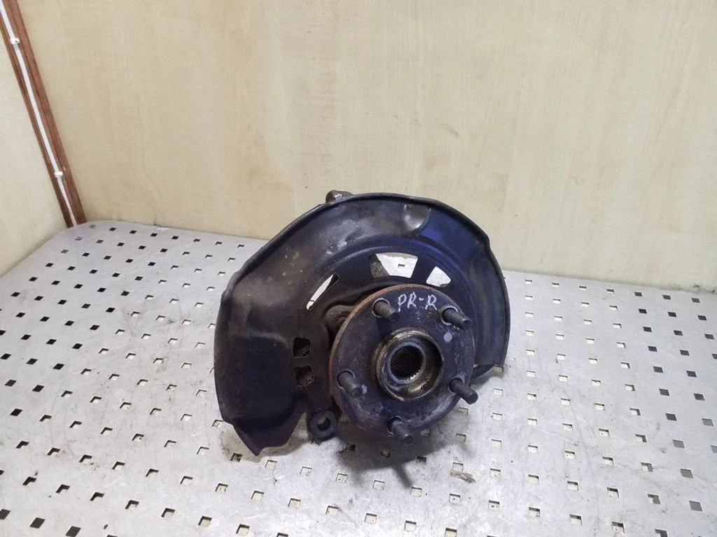Front wheel hub – Toyota RAV 4 (XA30) (2006-2016)