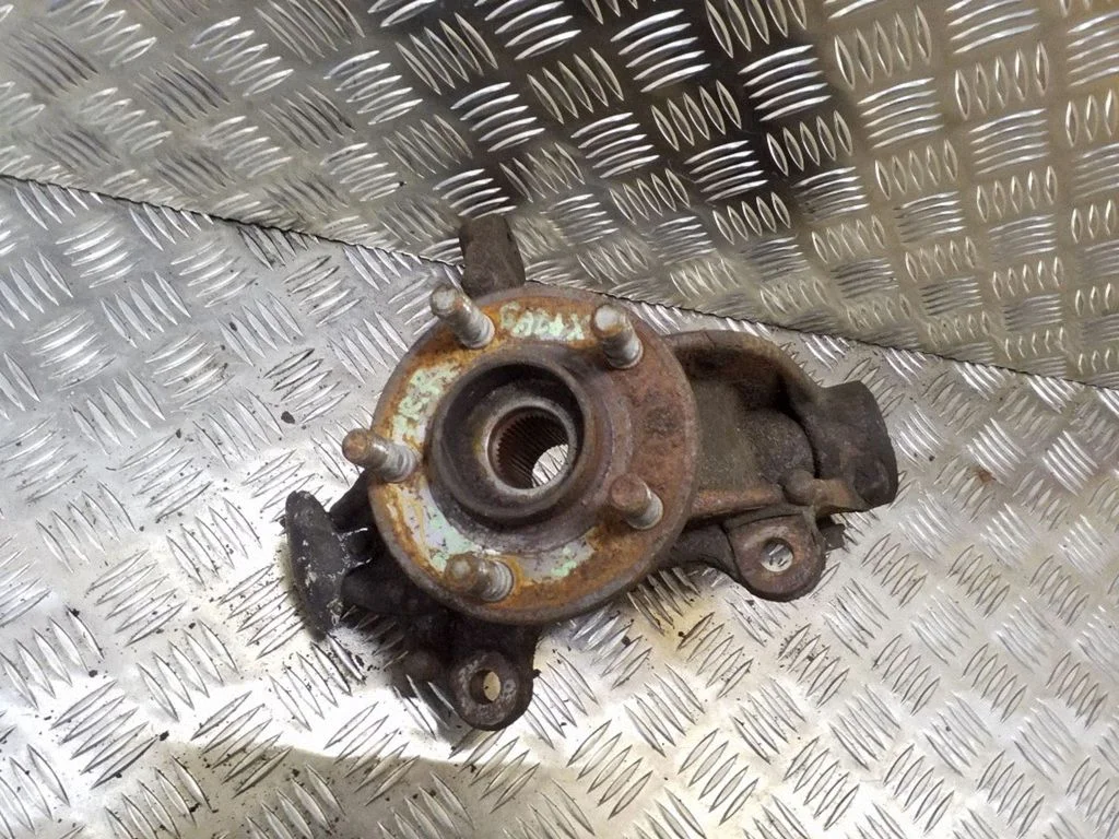 Front wheel hub – right