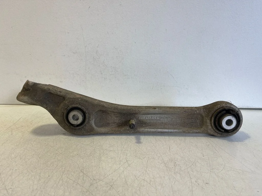 Priekšējā svira 8W0407155A