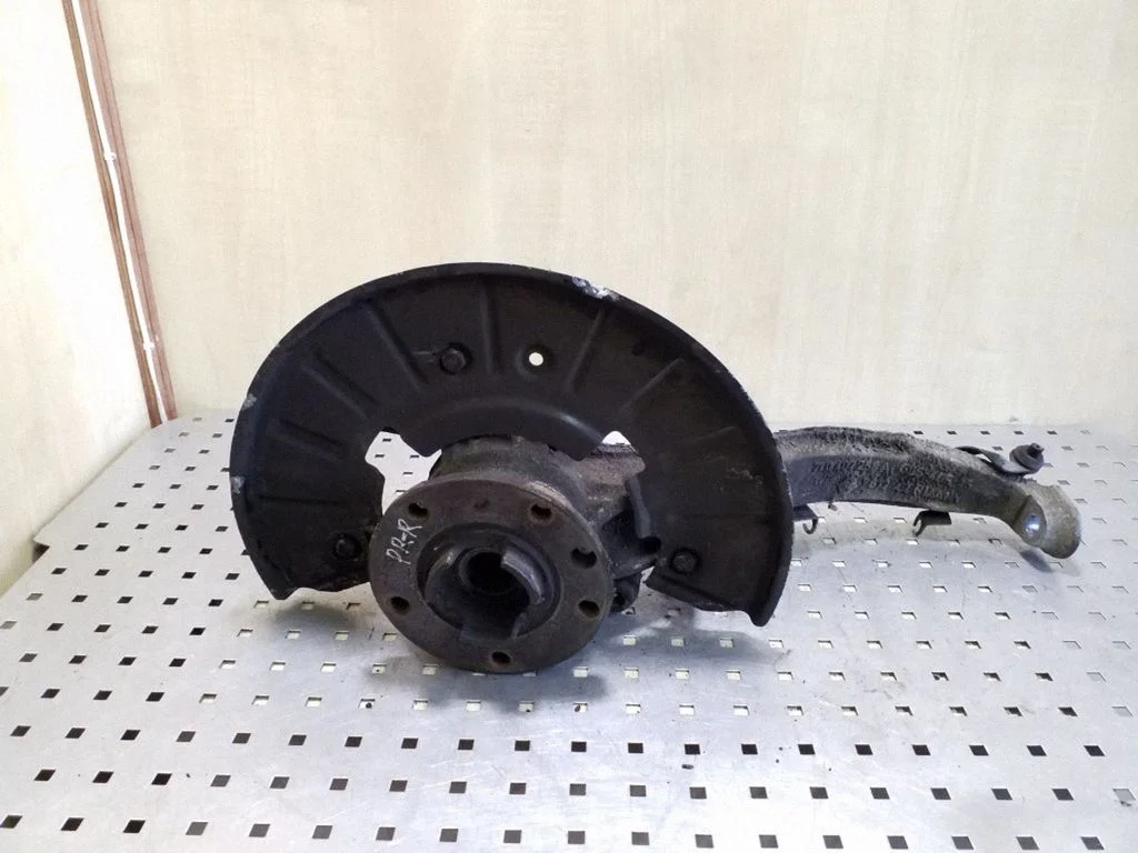 Front wheel hub 7L0407258A