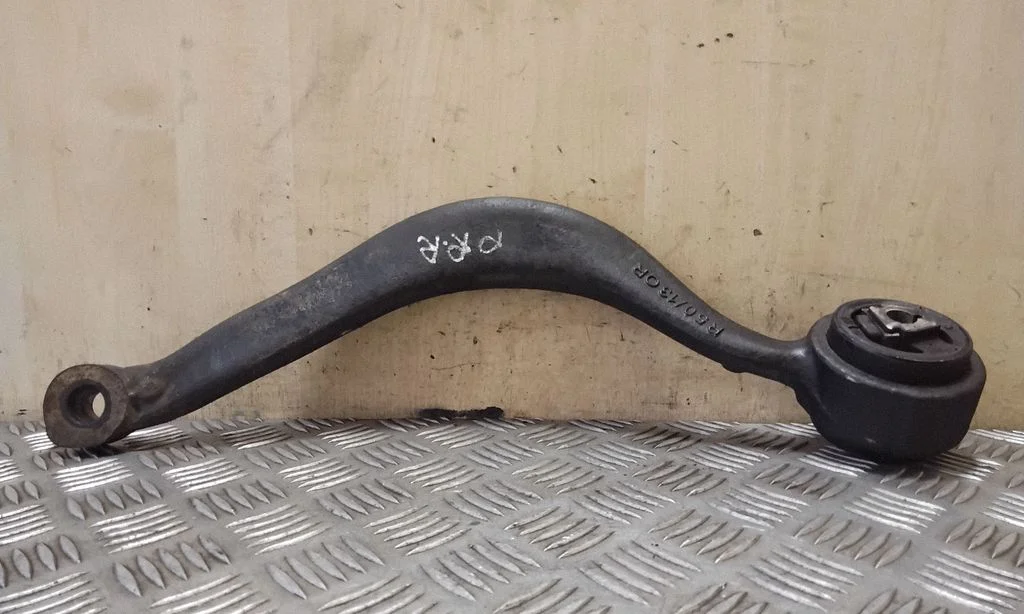 Front control arm – right