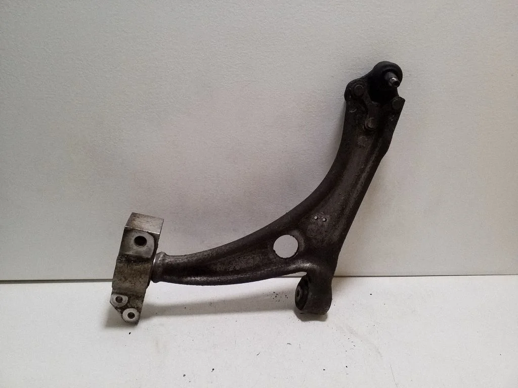 Front lower control arm/wishbone – left