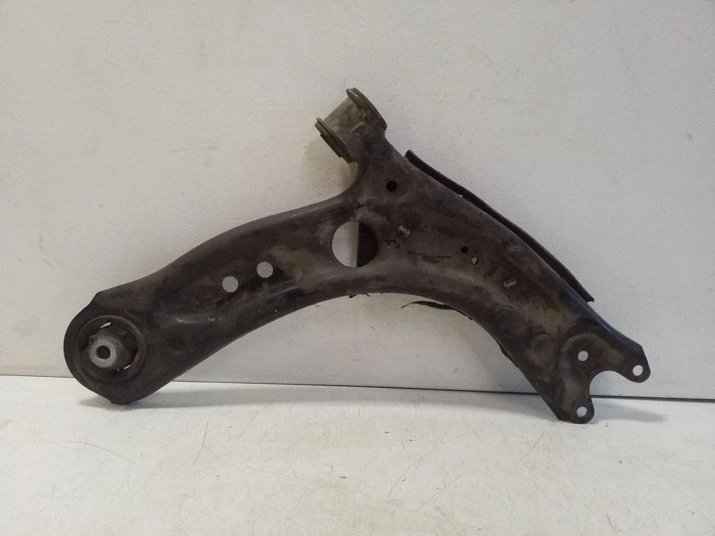 Front lower control arm/wishbone 5WA407152