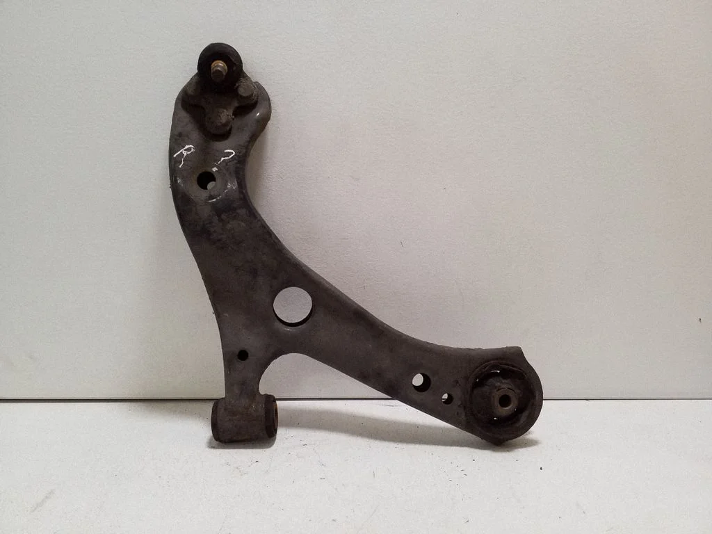 Front lower control arm/wishbone – right