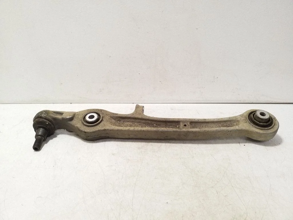 Front lower control arm/wishbone – right