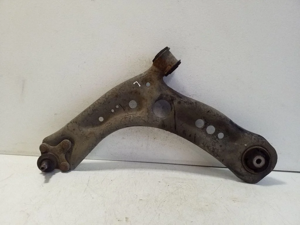 Front lower control arm/wishbone 5Q0407151T