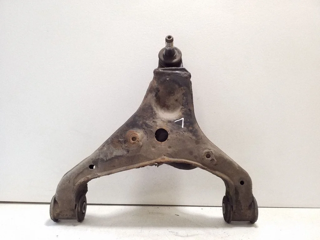 Front lower control arm/wishbone – left