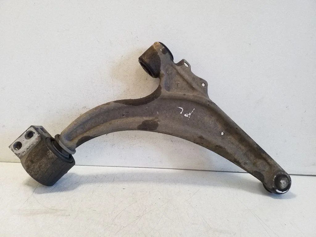 Front lower control arm/wishbone – Opel Ampera (2011-), left