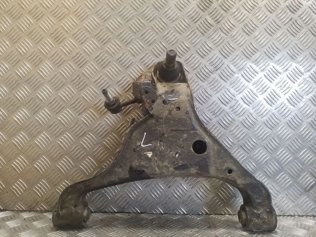 Front lower control arm/wishbone – left