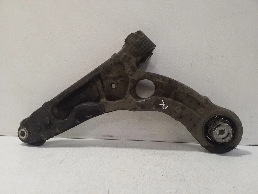 Front lower control arm/wishbone 268141438