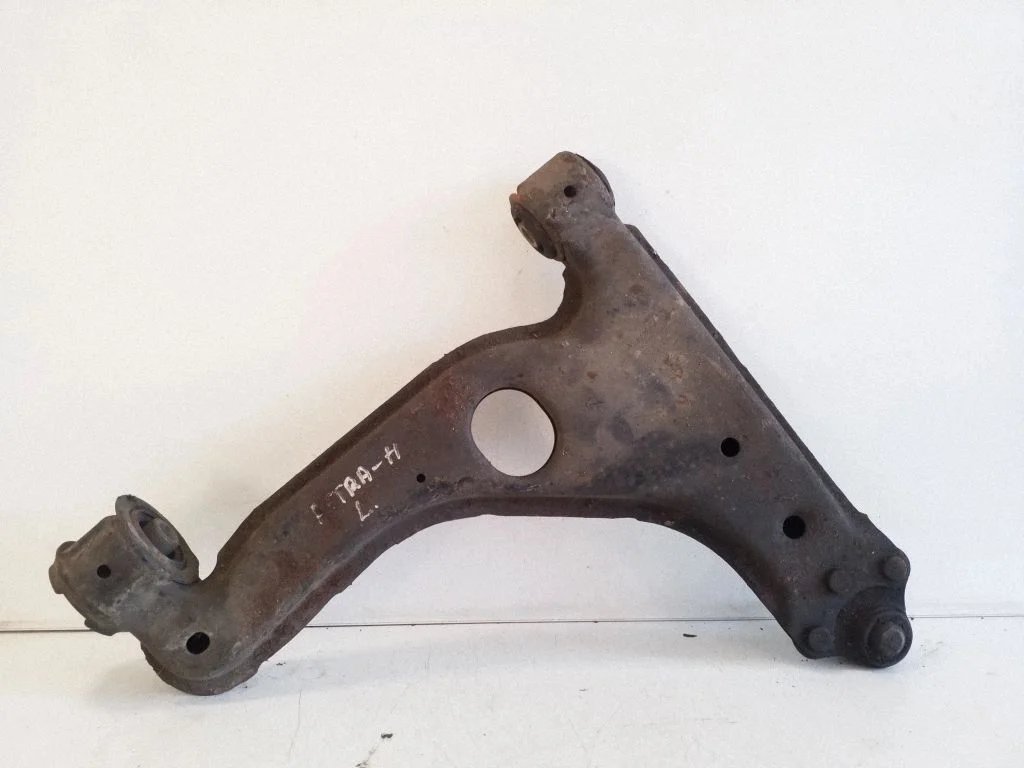 Front lower control arm/wishbone – left