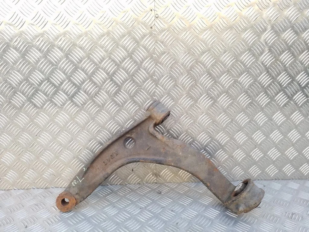 Front lower control arm/wishbone – left
