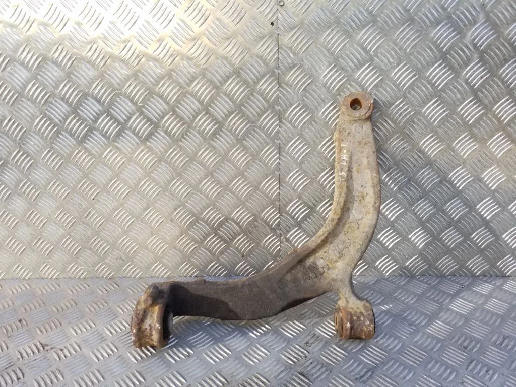 Front lower control arm/wishbone – left