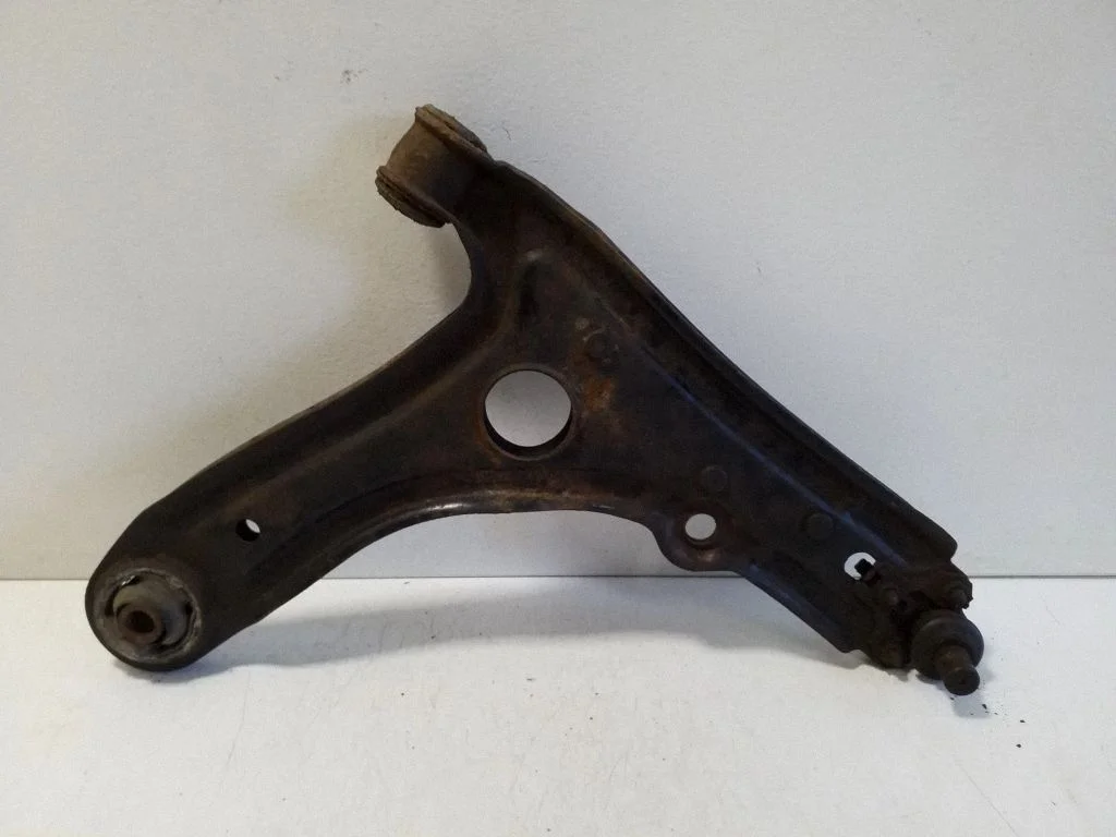 Front lower control arm/wishbone 025000012012