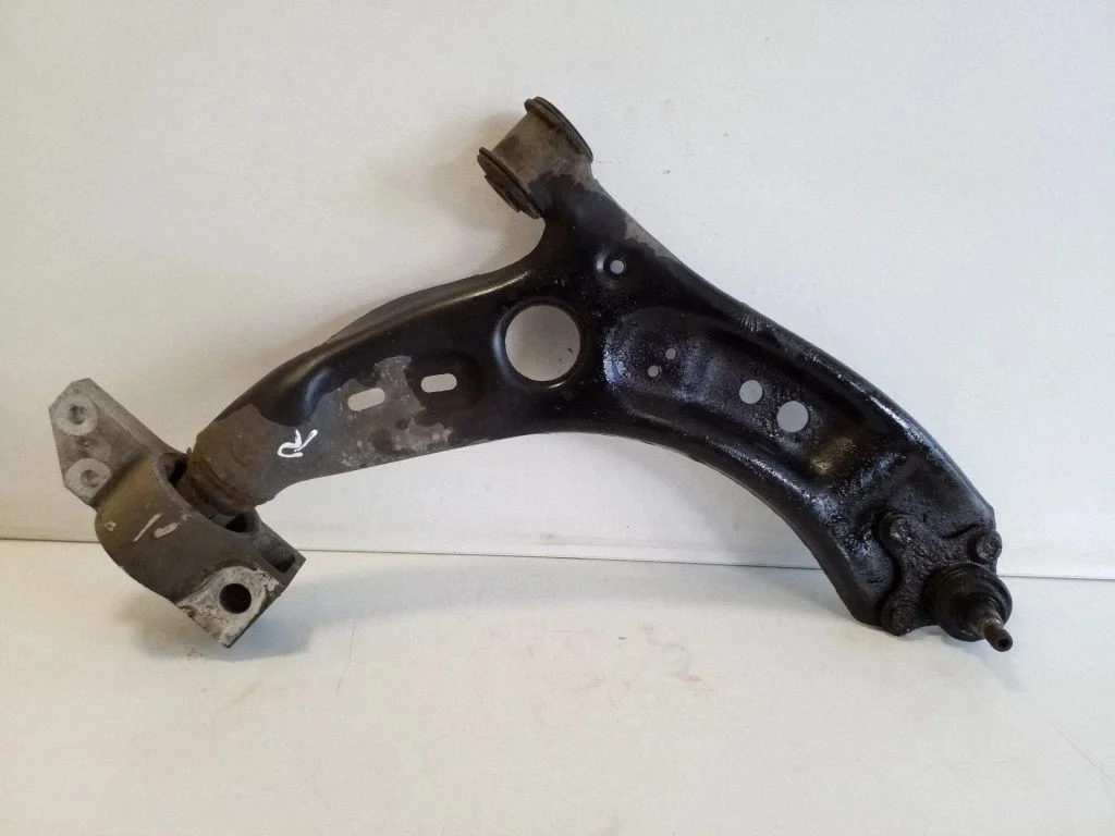 Front lower control arm/wishbone 1K0366C