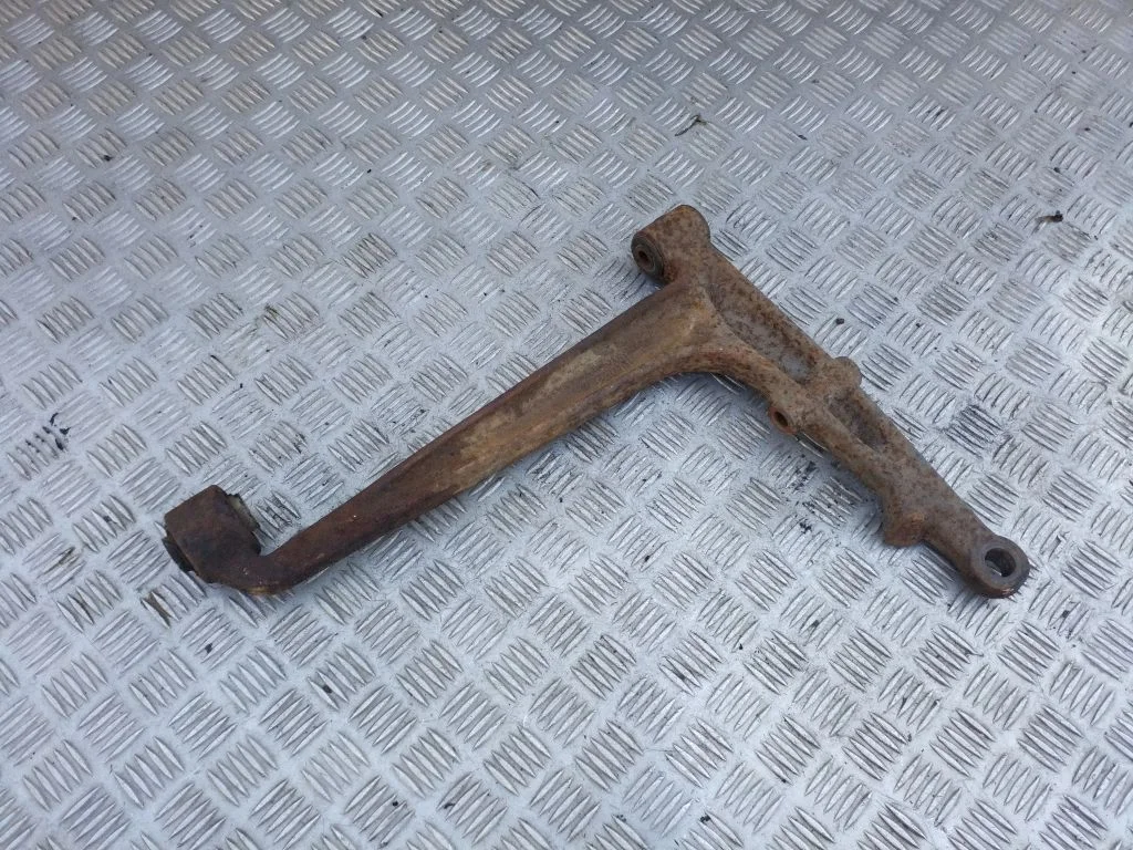 Front lower control arm/wishbone 701407164