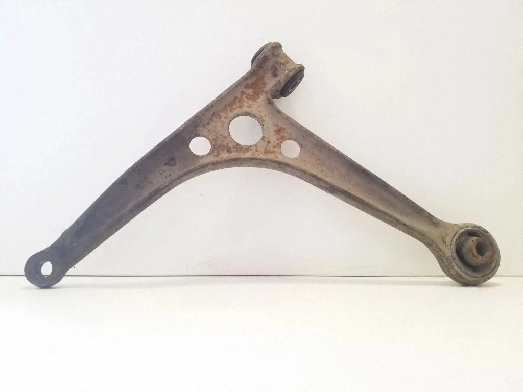 Front lower control arm/wishbone – front left