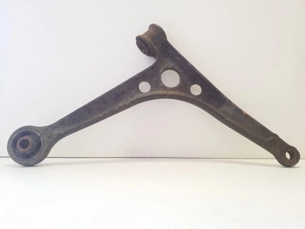 Front lower control arm/wishbone – front left
