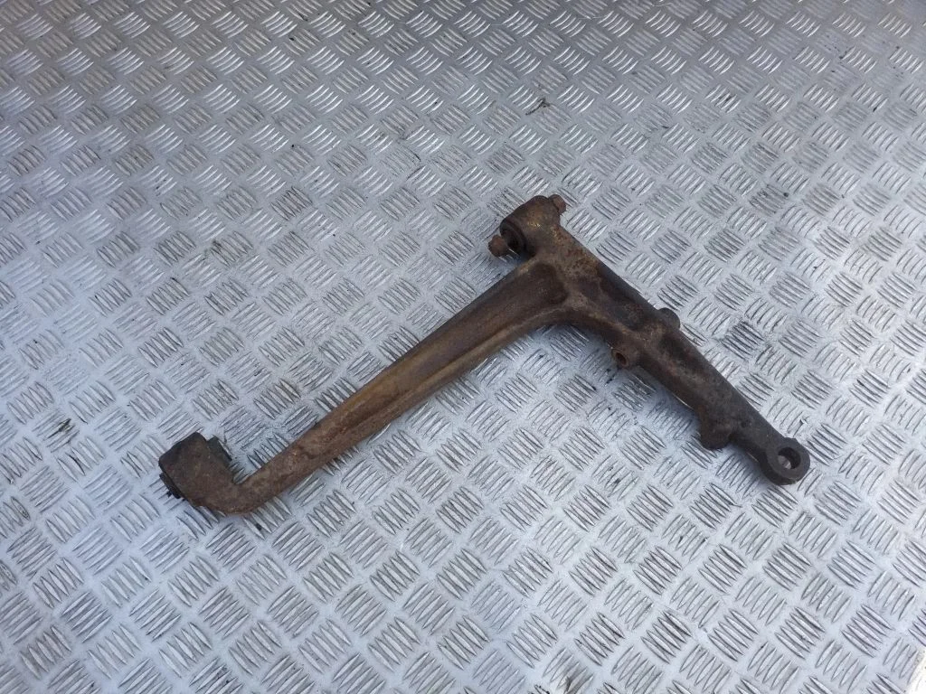 Front lower control arm/wishbone 701407164