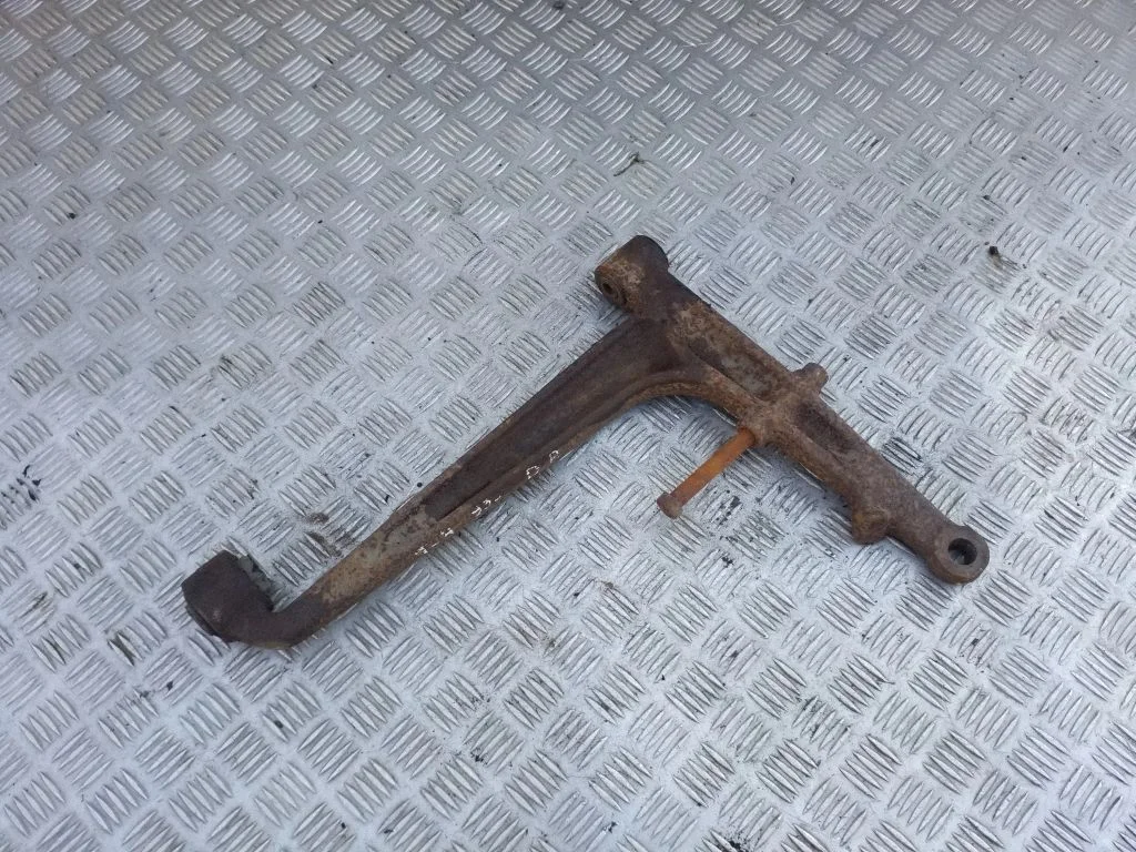 Front lower control arm/wishbone 701407164