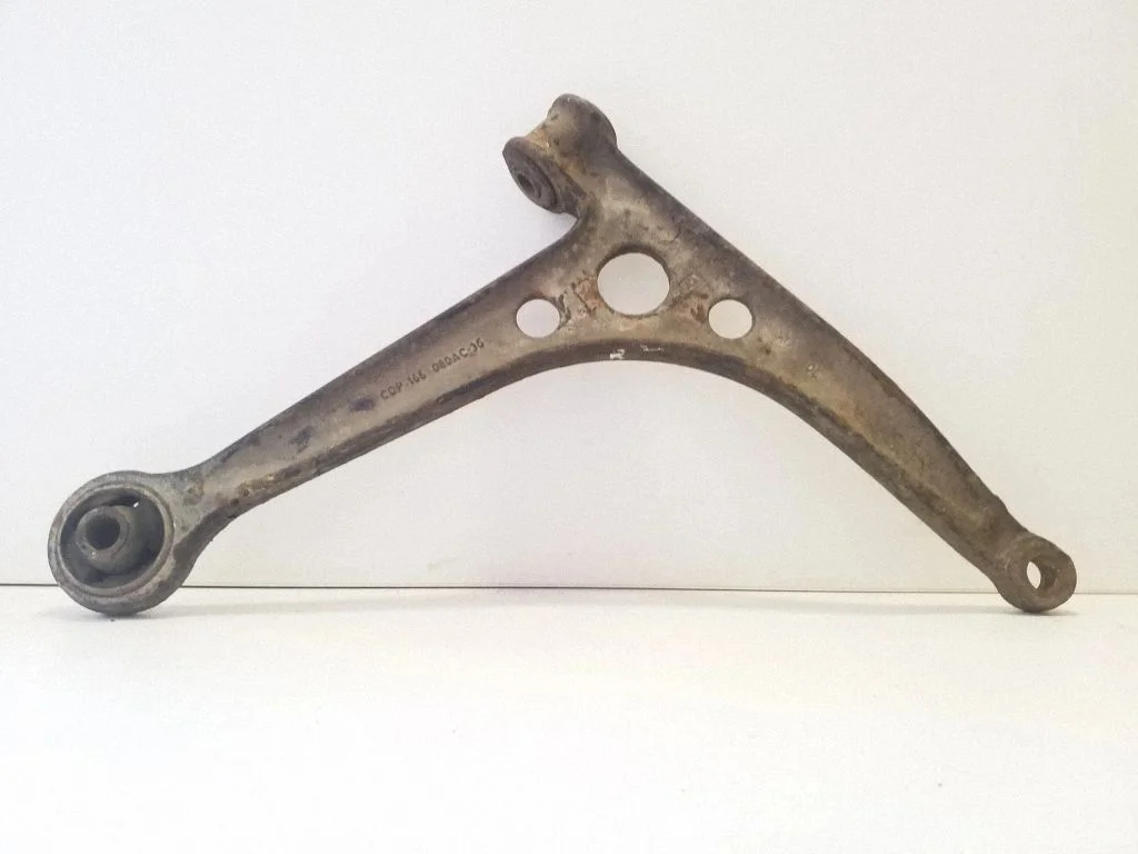 Front lower control arm/wishbone – front right