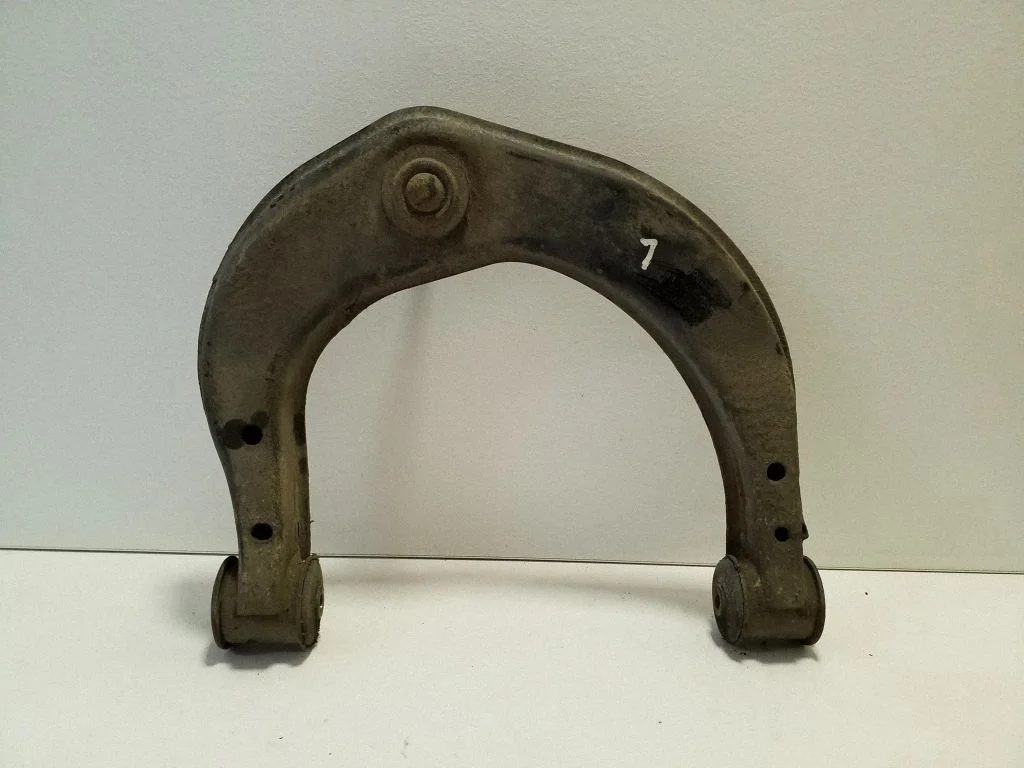 Front lower control arm/wishbone 2H0407021B