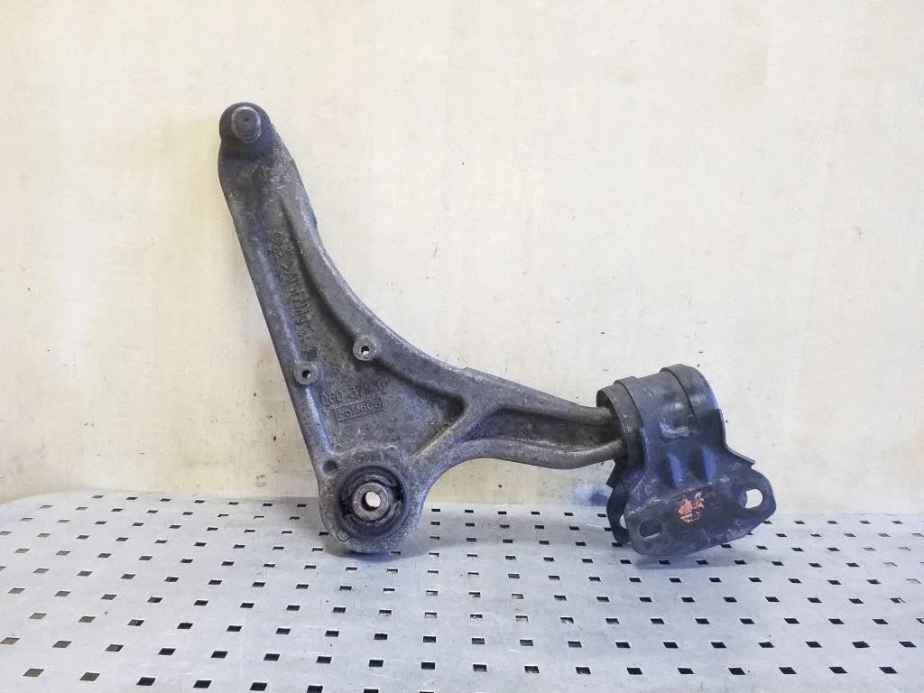 Front lower control arm/wishbone 060379G