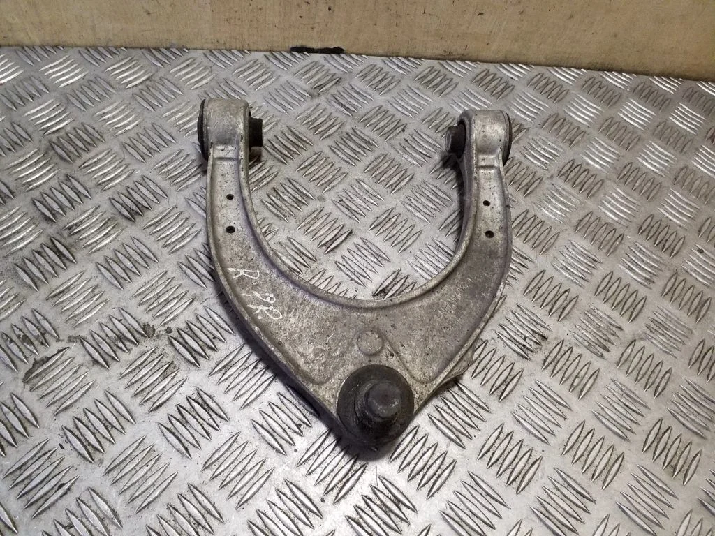 Front lower control arm/wishbone – right