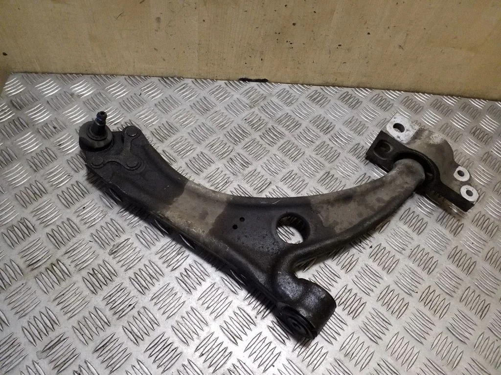 Front lower control arm/wishbone 8J0153D