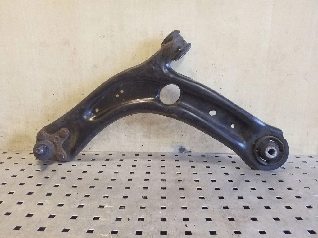 Front lower control arm/wishbone – left
