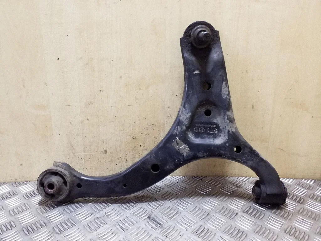 Front lower control arm/wishbone – KIA Sorento (2010-2014)
