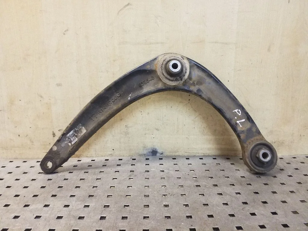 Front lower control arm/wishbone – left