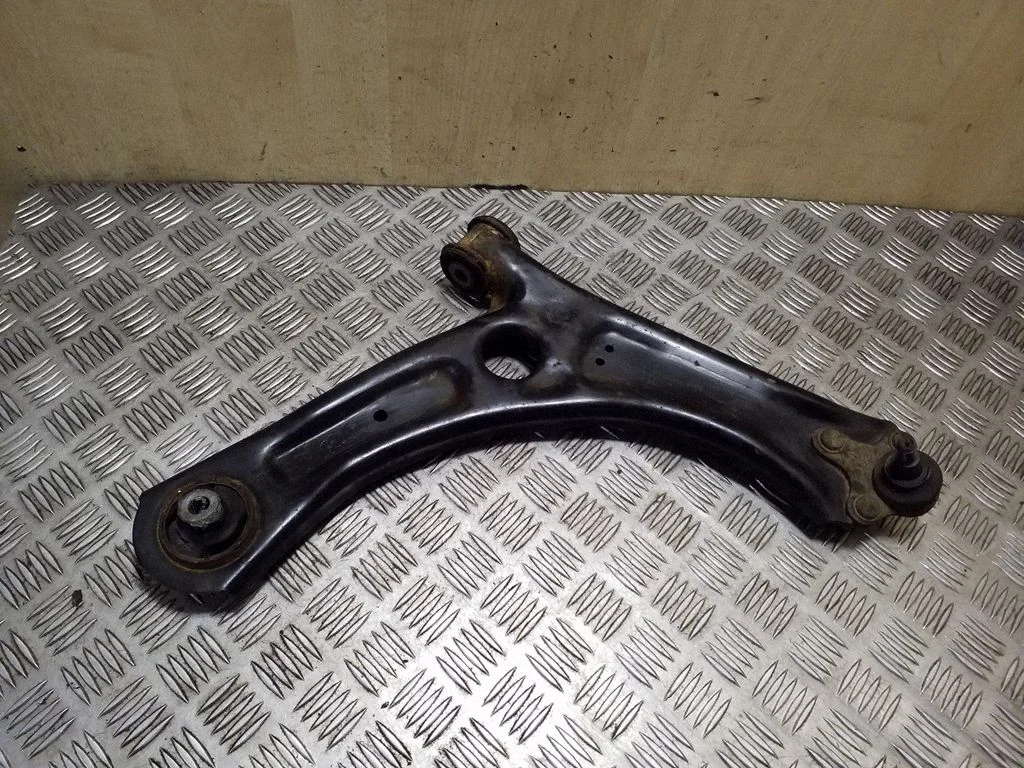 Front lower control arm/wishbone 1K0407152BG