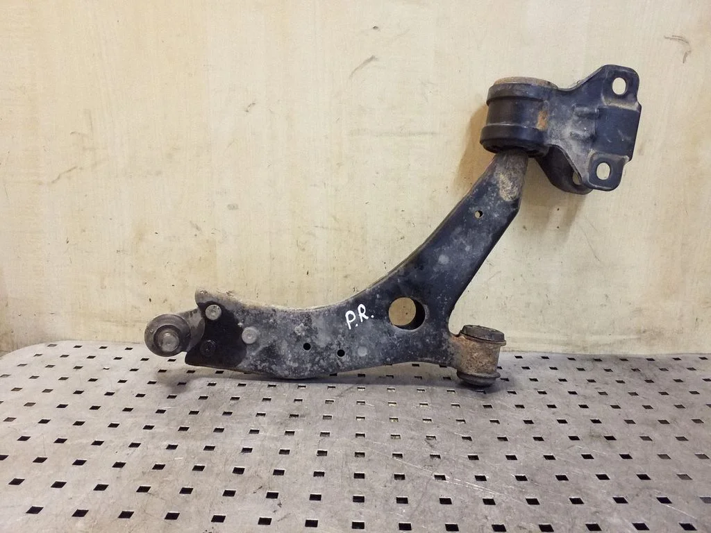 Wahacz przedni dolny – Ford Focus (2010-2017), prawa