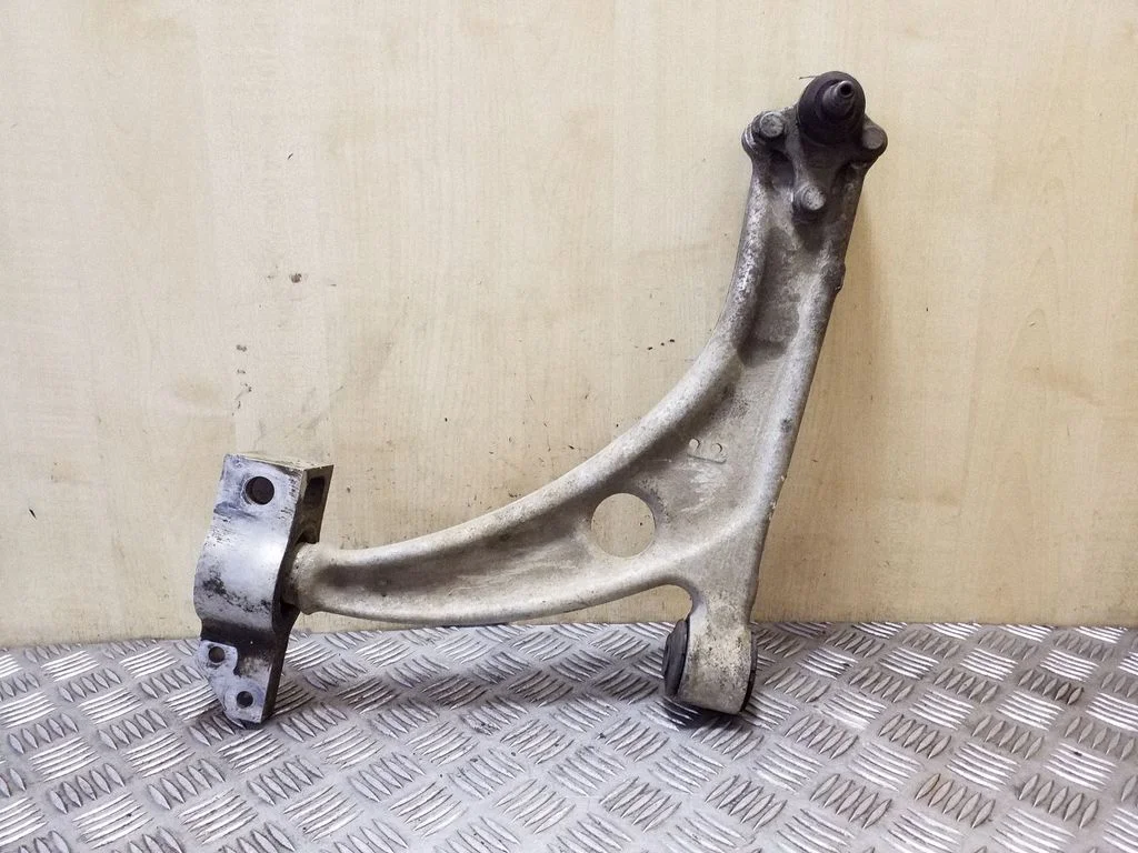 Front lower control arm/wishbone – left