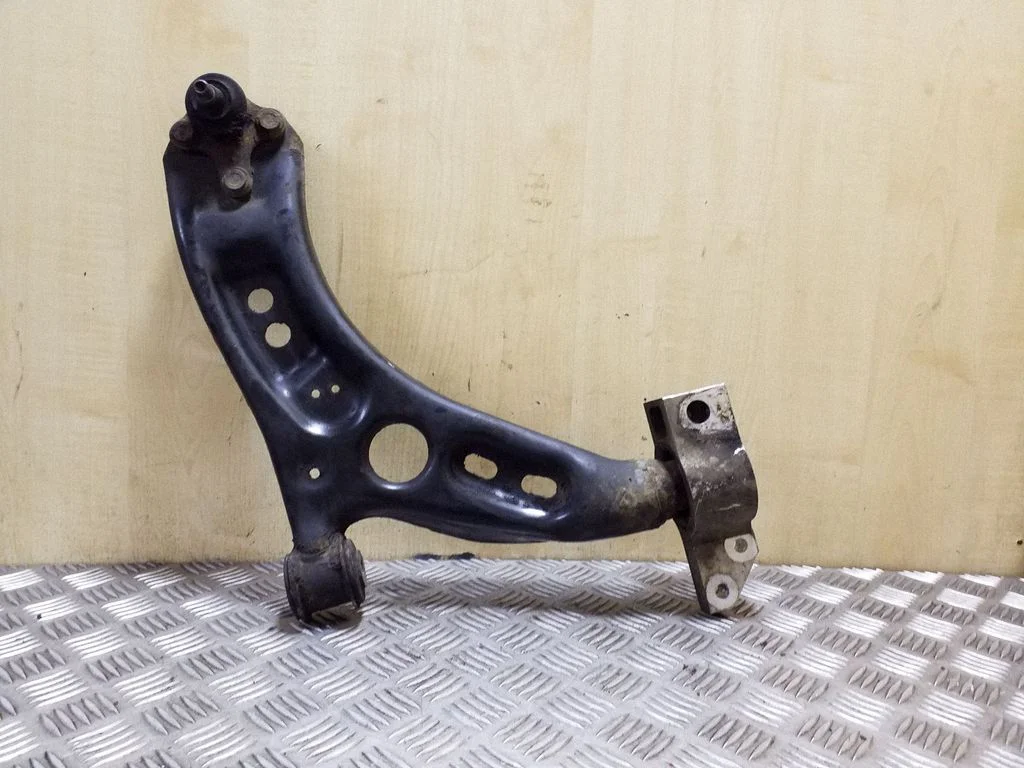 Front lower control arm/wishbone – Volkswagen Golf Plus (2005-2013)