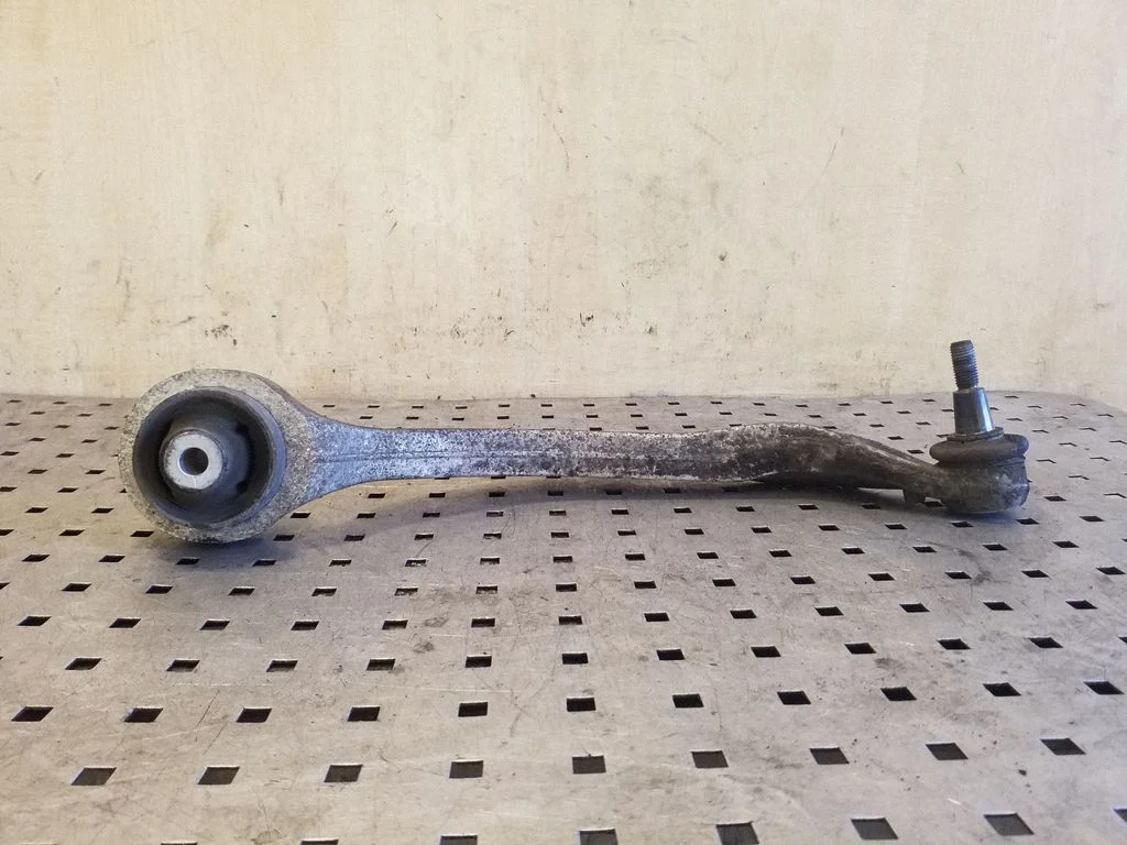 Front lower control arm/wishbone – right