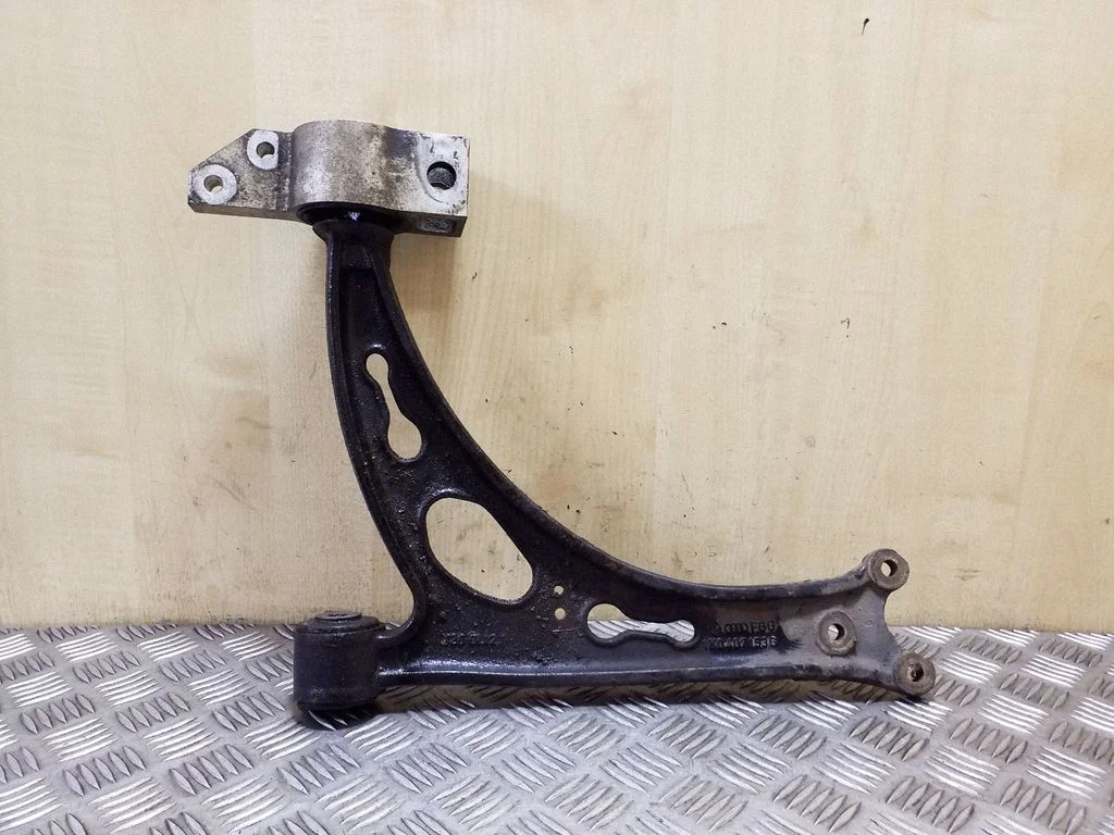 Front lower control arm/wishbone 1K0407153G