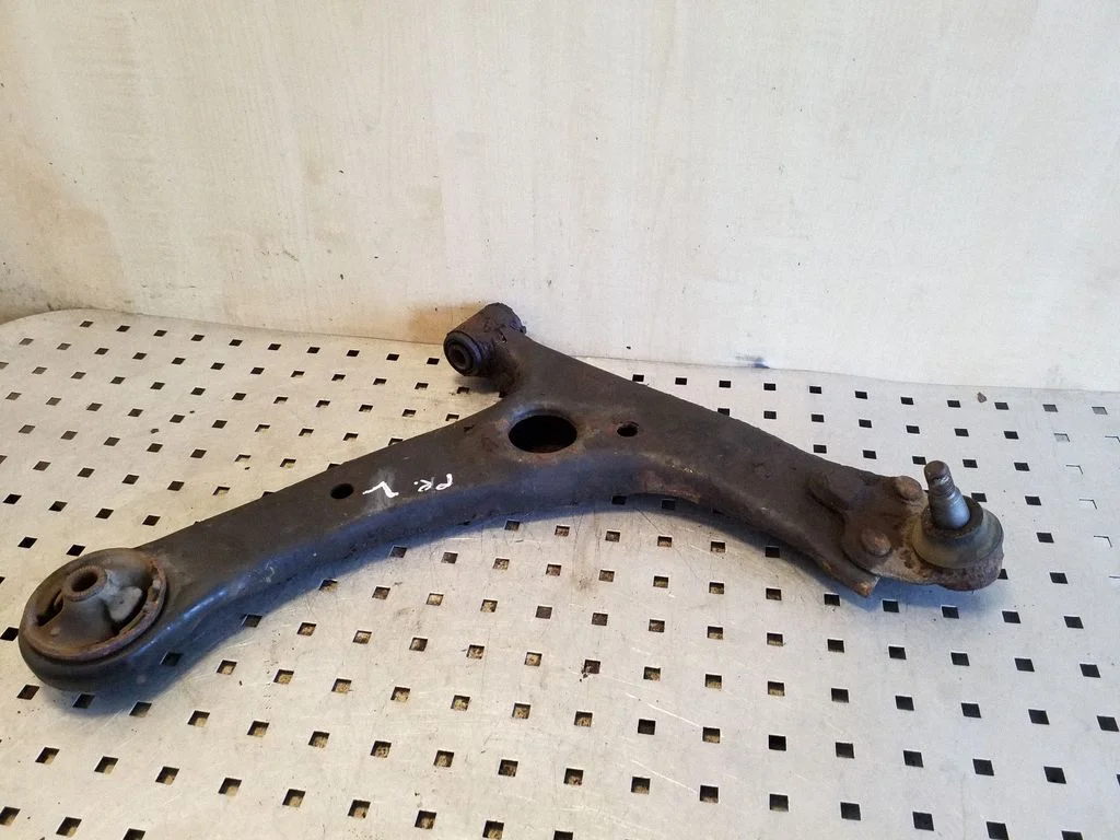 Front lower control arm/wishbone – left