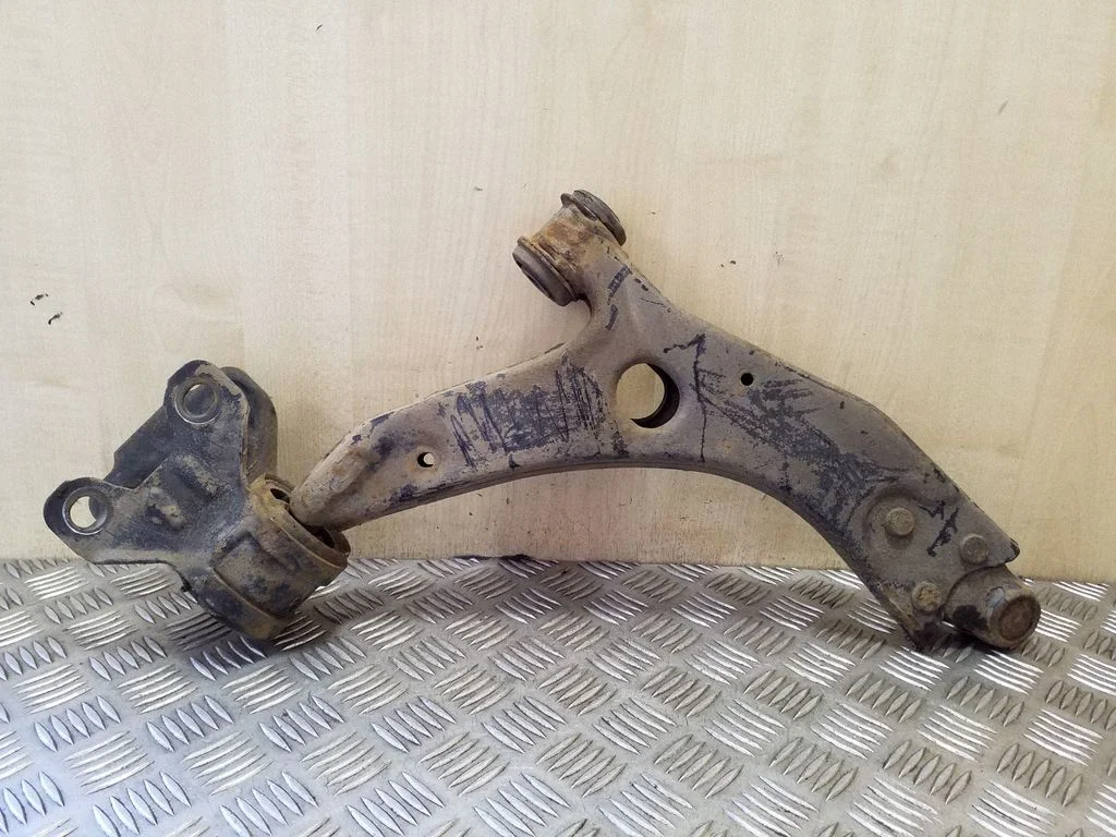 Front lower control arm/wishbone – Volvo V40 (2012-2019)