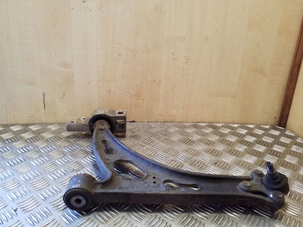 Front lower control arm/wishbone 1K0407153G