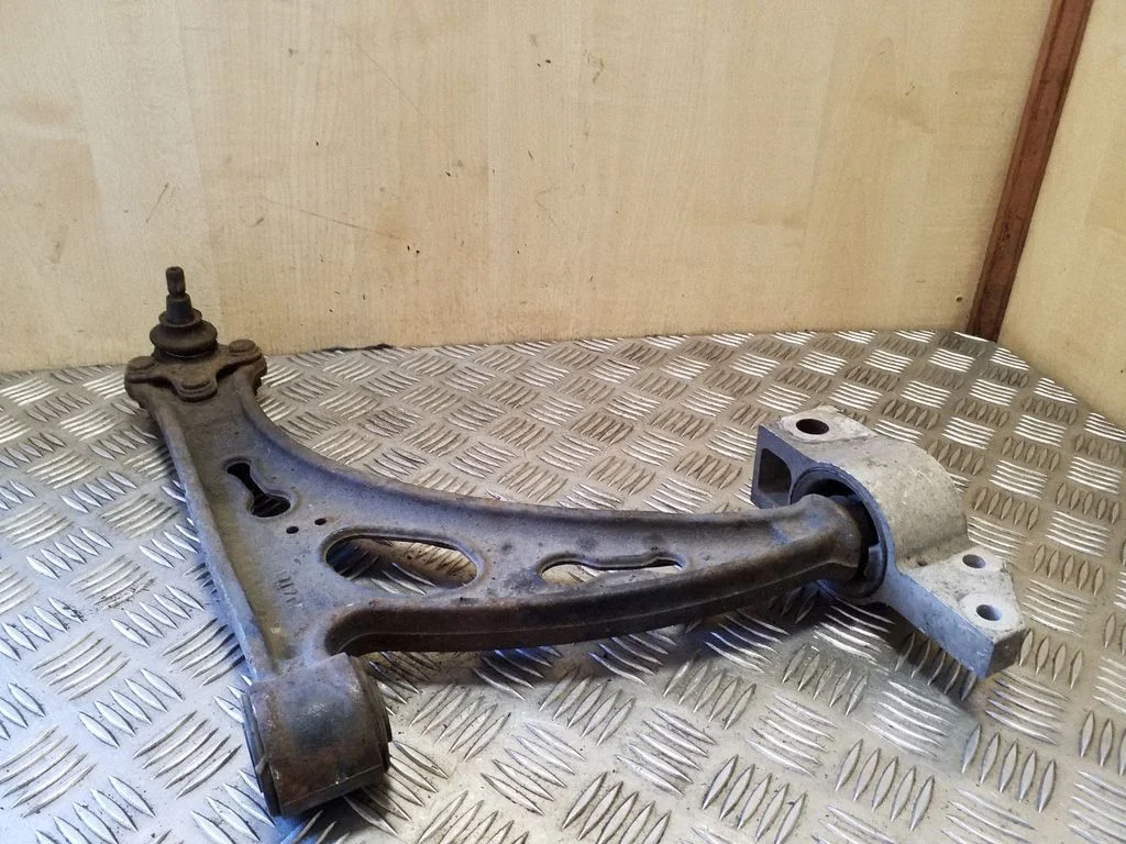 Front lower control arm/wishbone 1K0407153G