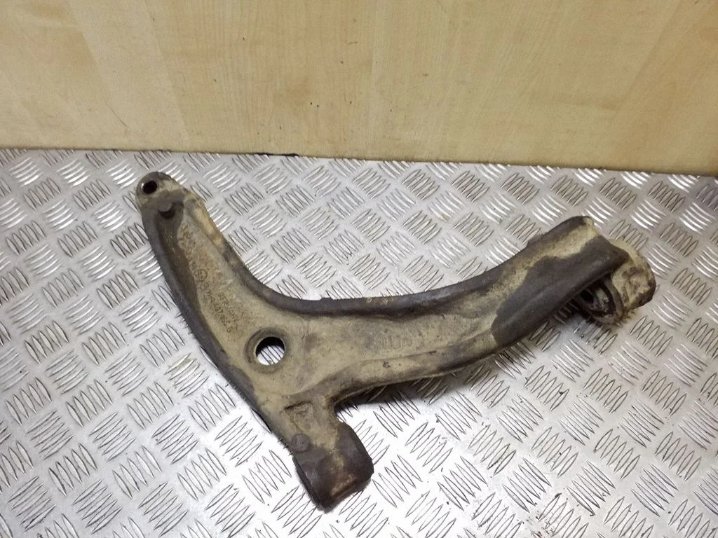 Front lower control arm/wishbone 7H0407165B
