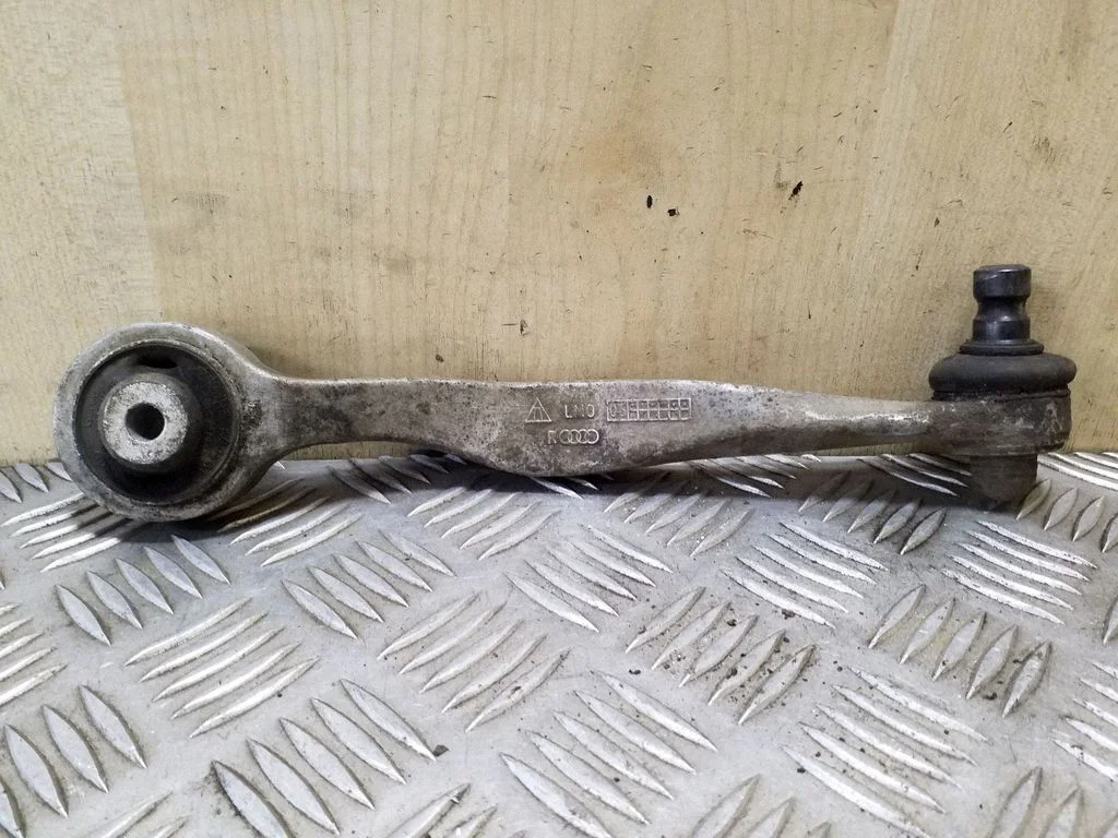 Front lower control arm/wishbone – right