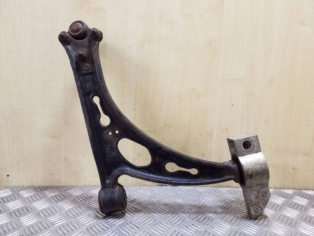 Front lower control arm/wishbone 1K0407153G