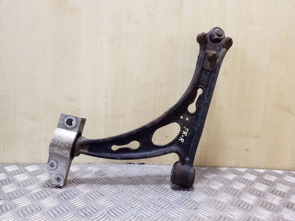 Front lower control arm/wishbone 1K0407153G